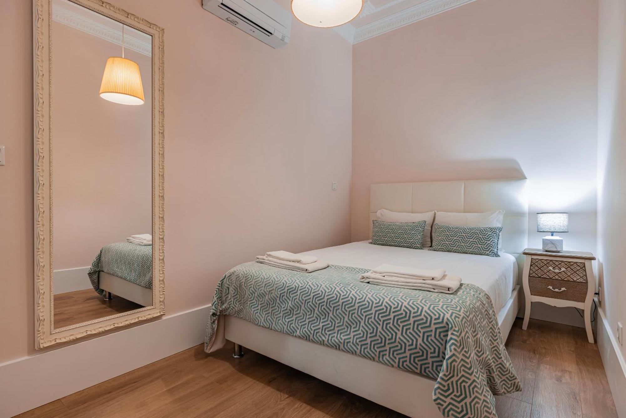 Apartamento Moderno Com Terraco Lisboa Eksteriør billede